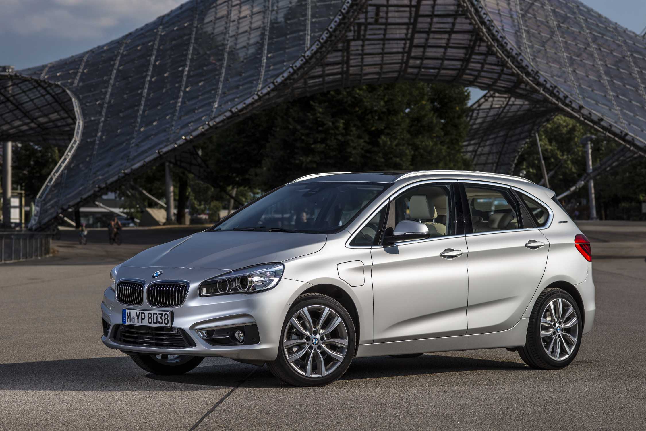 BMW 225: Đẳng Cấp Xe Hạng Sang Cỡ Nhỏ Đáng Mua Nhất 2025 3 bmw 225 - Hình 2