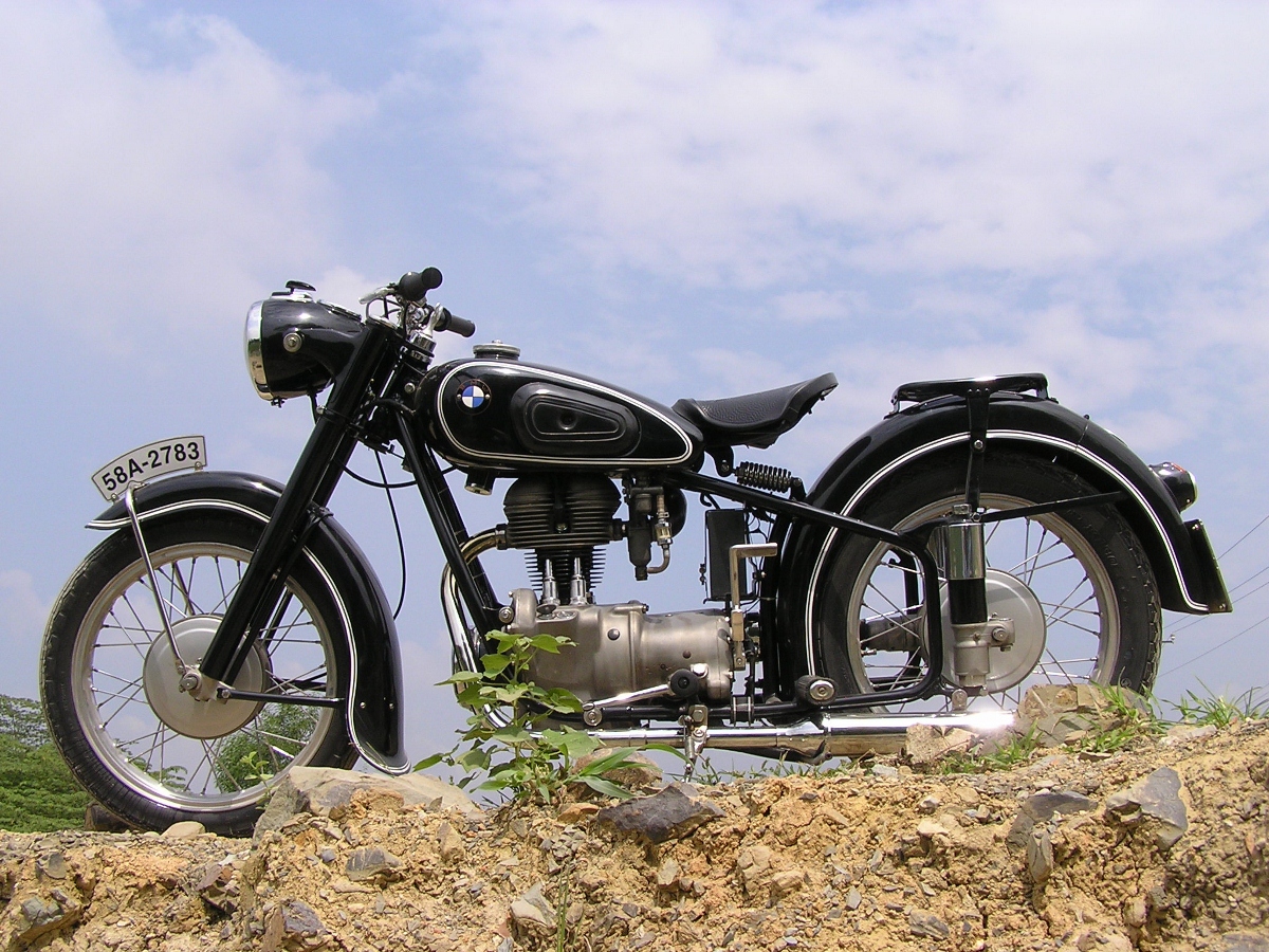 BMW 250 Moto: Tổng Quan Chi Tiết Về Dòng Xe Huyền Thoại Và Những Điều Cần Biết 3 bmw 250 moto - Hình 3