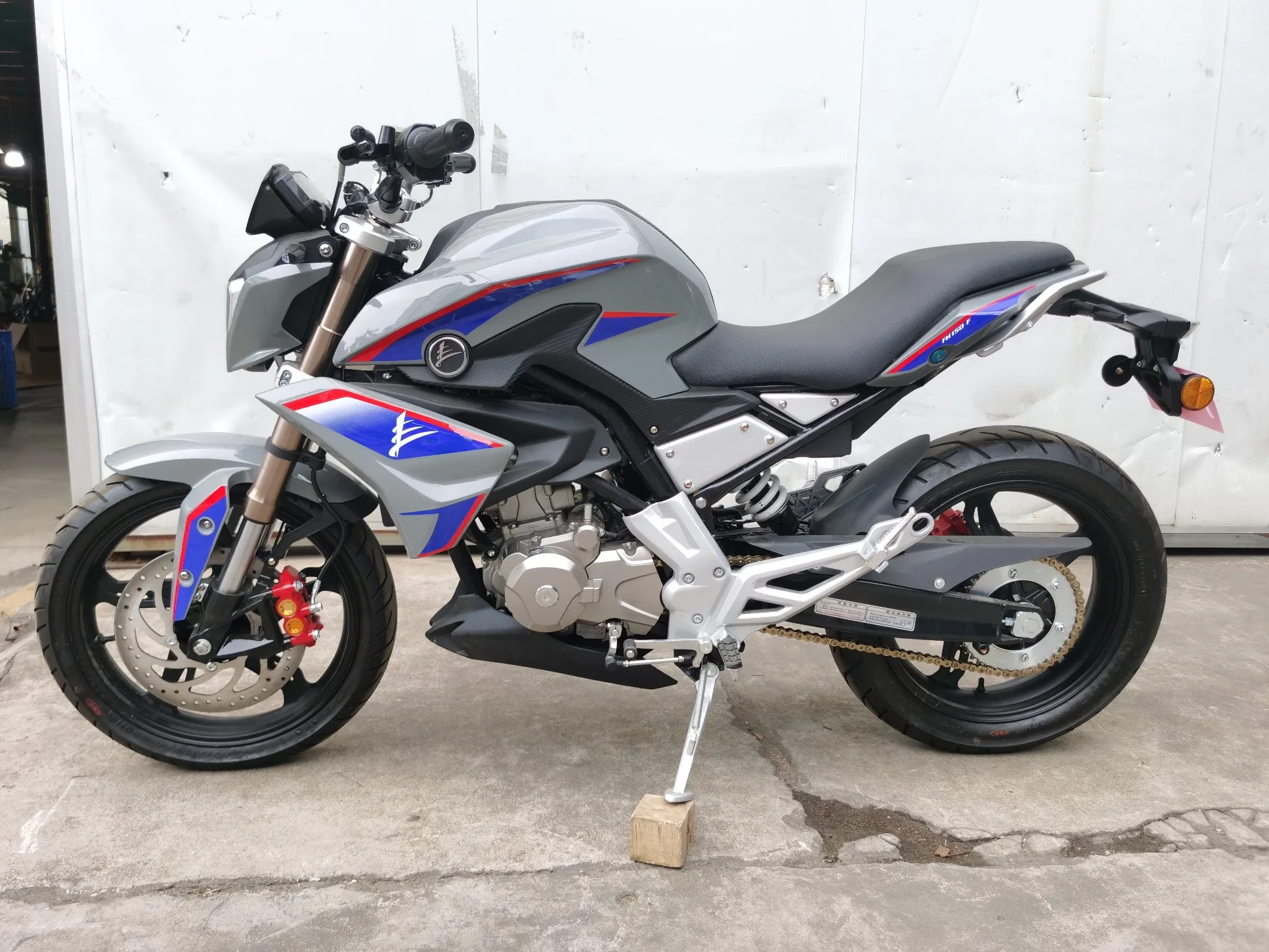 BMW 250: Khám Phá Chi Tiết Về Dòng Xe Huyền Thoại Và Những Điều Cần Biết 5 bmw 250 - Hình 1