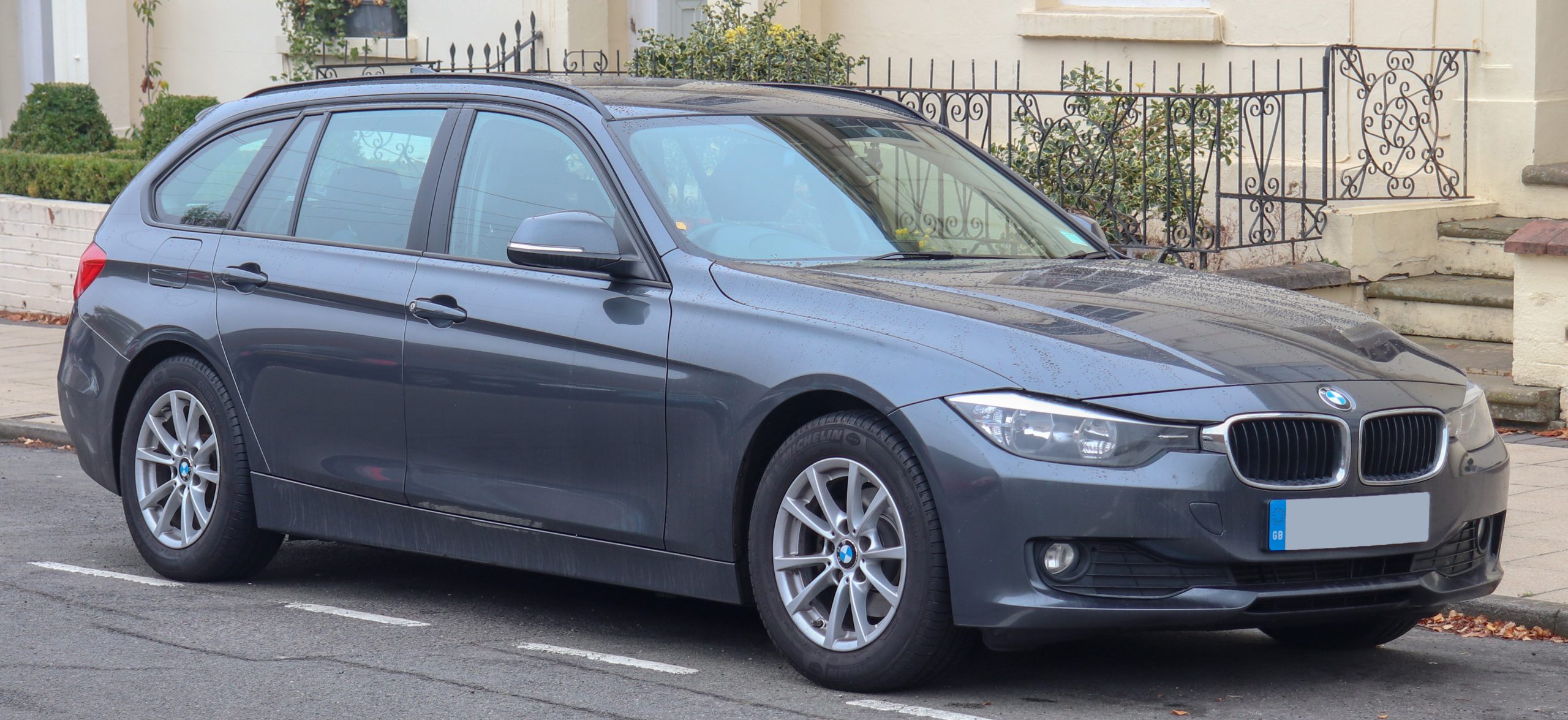 BMW 3 F30: Đánh Giá Chi Tiết Từ A-Z Về “Ông Vua” Phân Khúc Sedan Hạng Sang 2 bmw 3 f30 - Hình 4