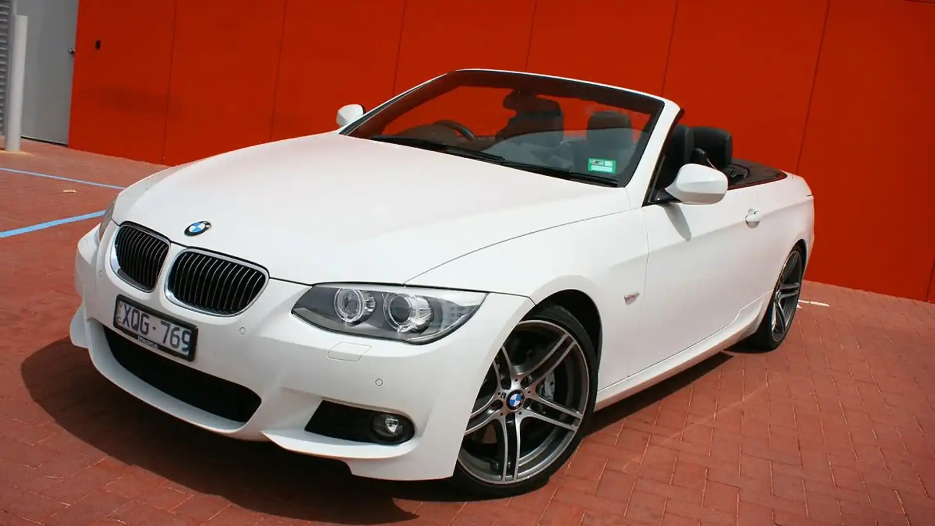 bmw 3 series convertible - Hình 1