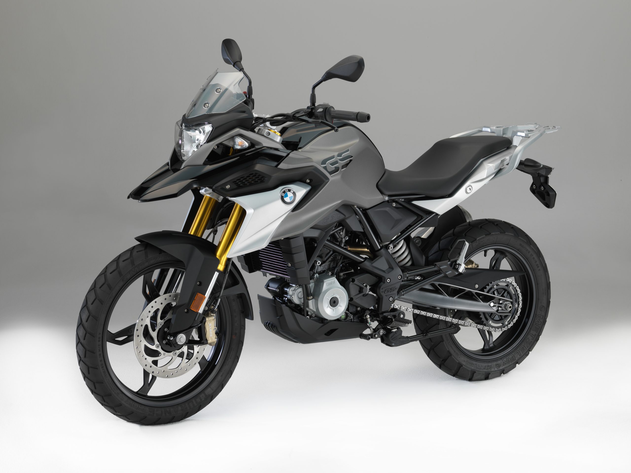 BMW 300R: Đánh Giá Chi Tiết Về Mẫu Xe Mô Tô Huyền Thoại 2 bmw 300r - Hình 4