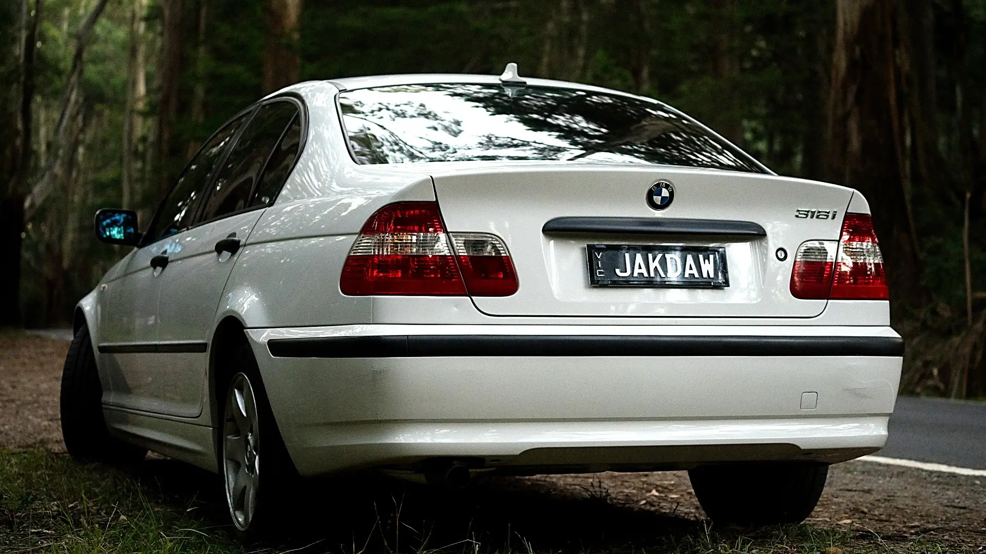 bmw 318i 2004 specs - Hình 4