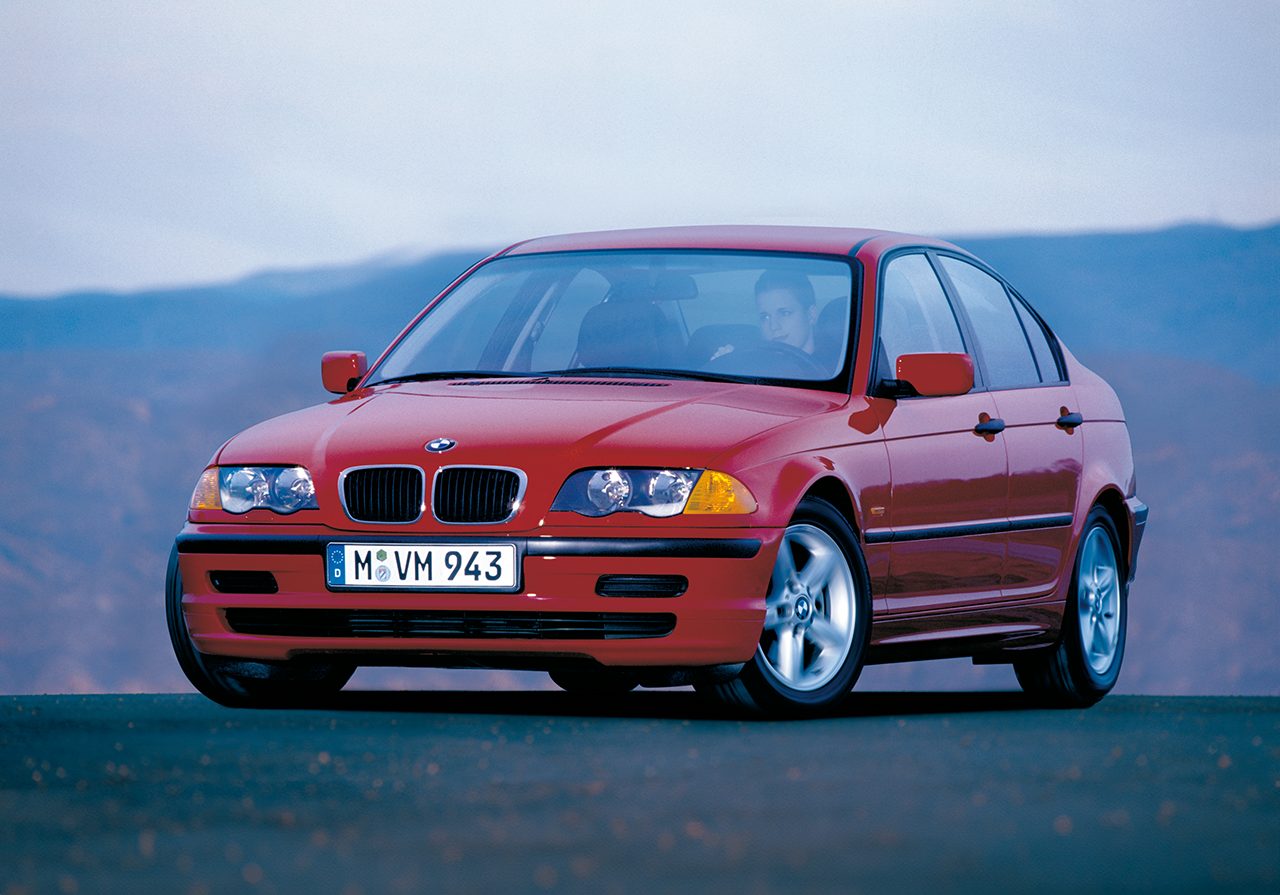 BMW 318i: Đánh Giá Chi Tiết Từ A-Z Về Dòng Xe Huyền Thoại 3 bmw 318i - Hình 3