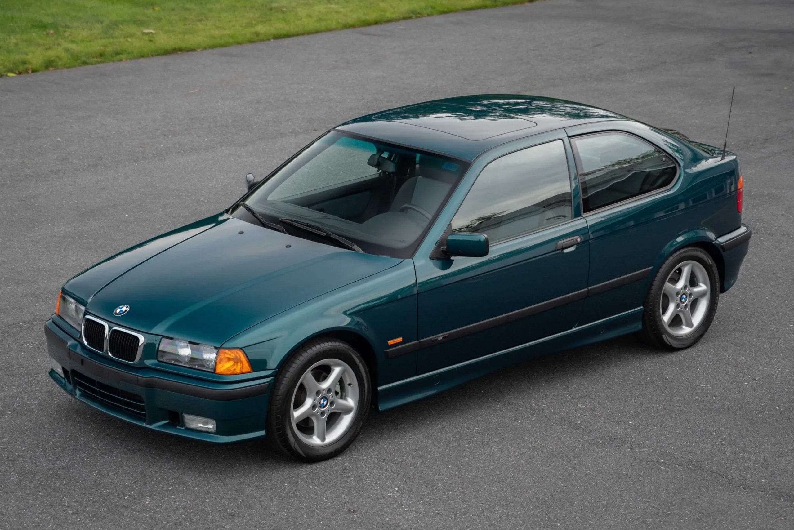 bmw 318ti - Hình 1