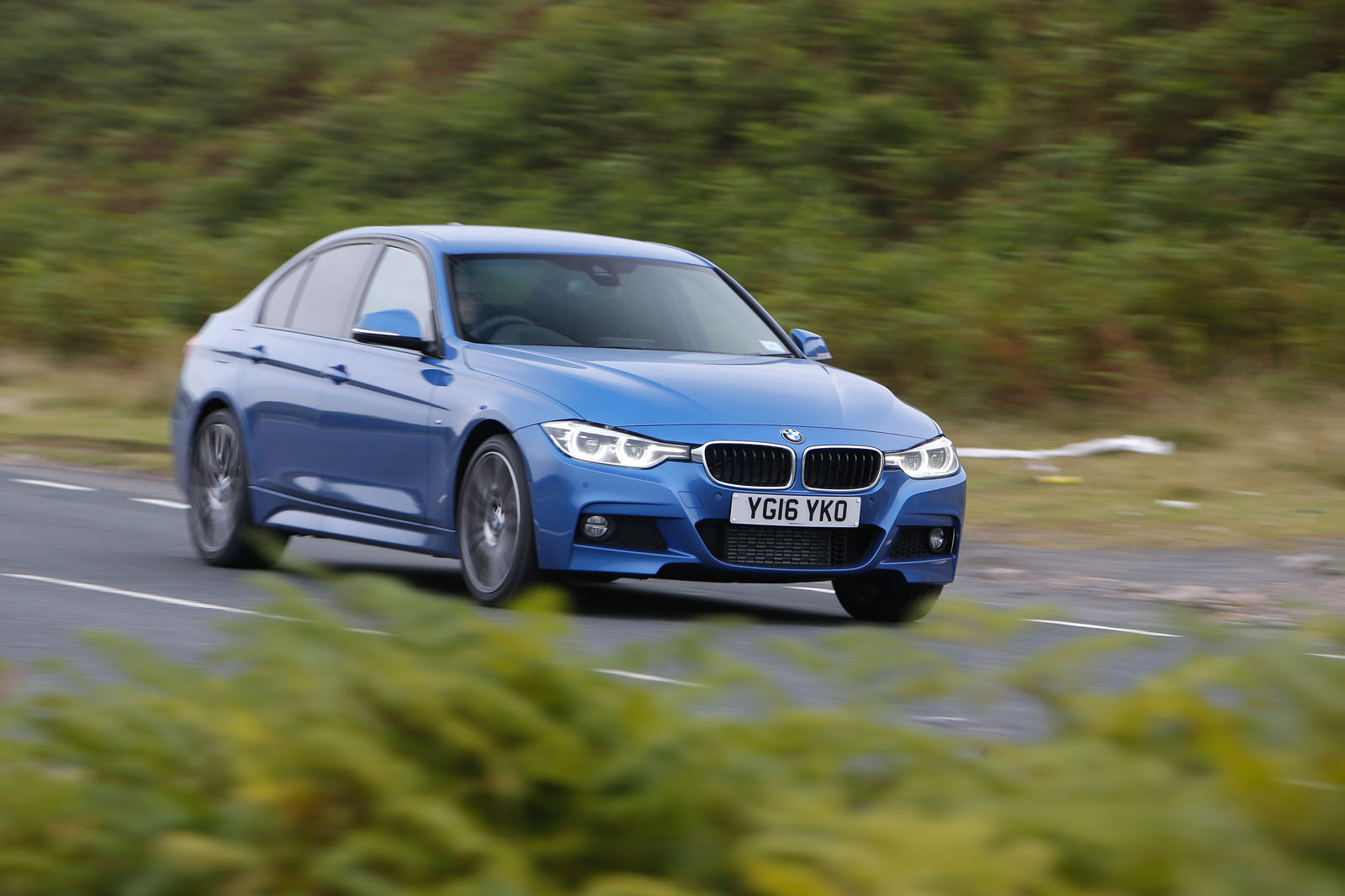 bmw 320d xdrive - Hình 2