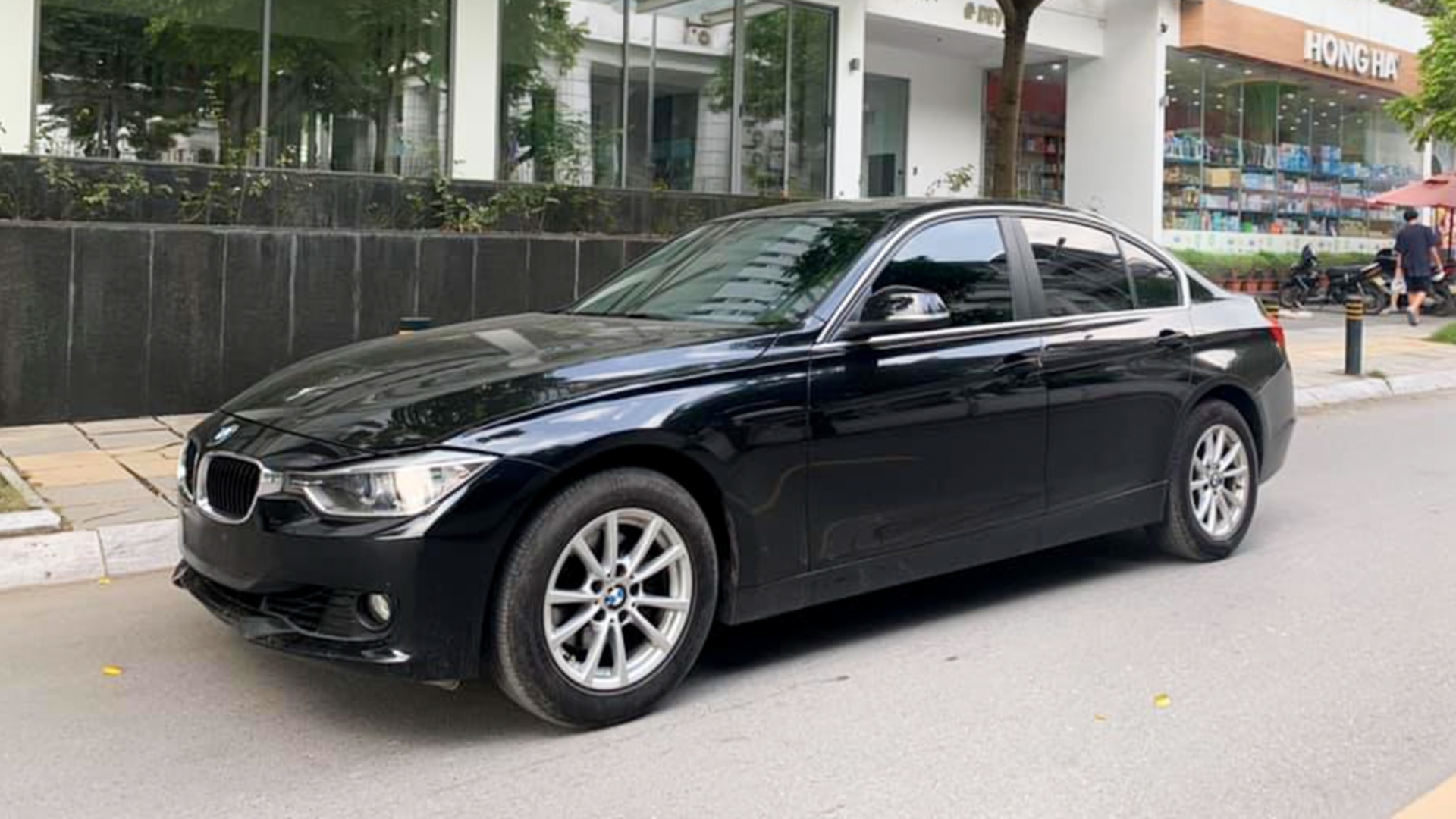 BMW 320i 2014 Giá Bao Nhiêu? Cập Nhật Bảng Giá Chi Tiết và Kinh Nghiệm Mua Xe Cũ 1 bmw 320i 2014 giá bao nhiêu - Hình 5