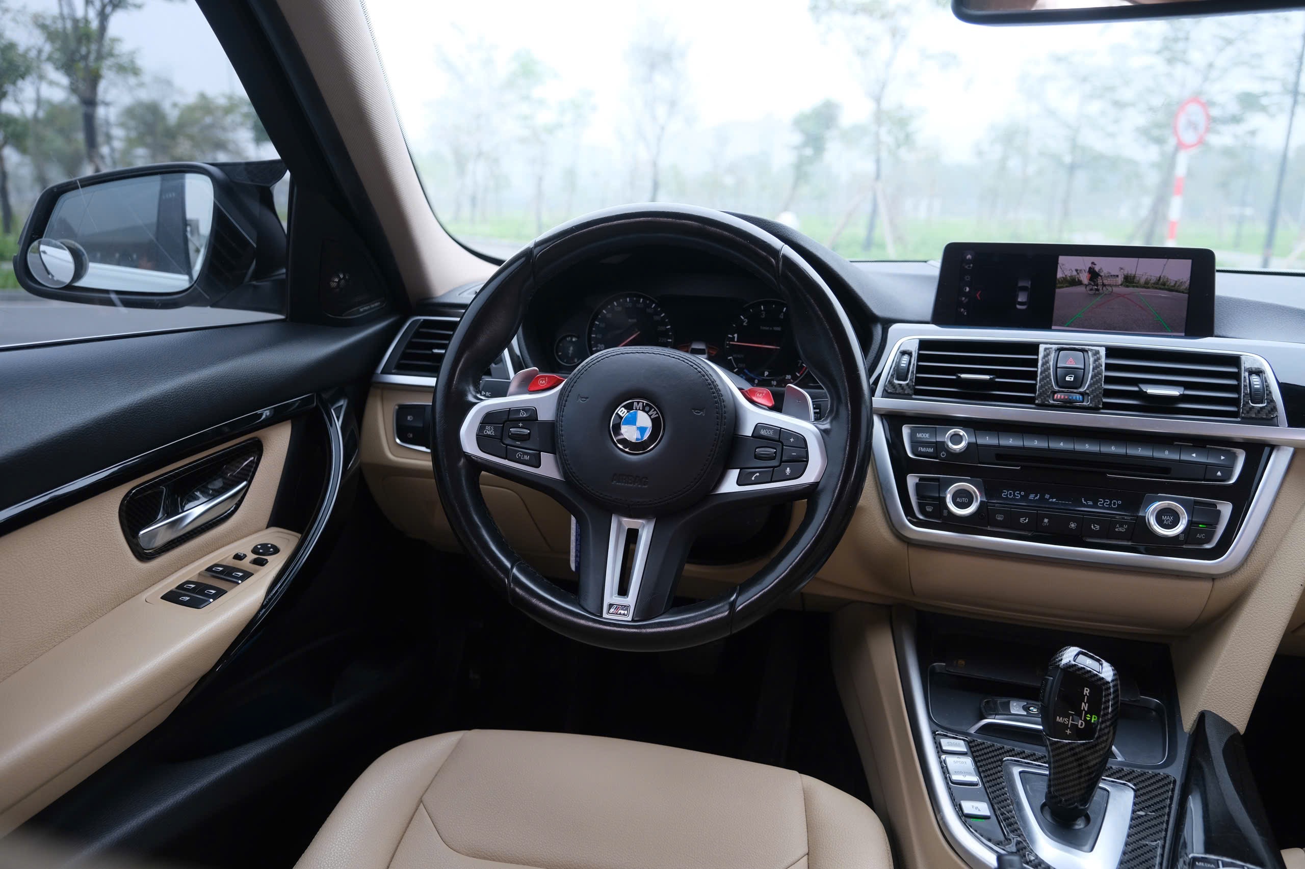 BMW 320i 2018 Interior: Đẳng Cấp Nội Thất Xe Sang Hạng Sang Trọng 4 bmw 320i 2018 interior - Hình 1