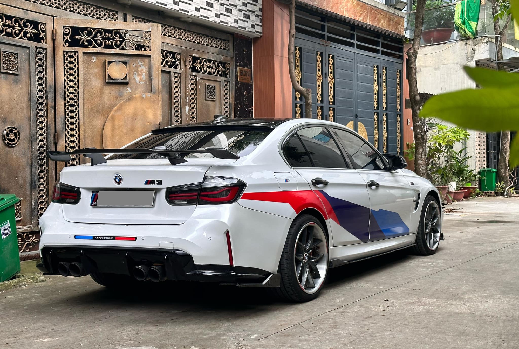 BMW 320i Độ: Bí Kíp Nâng Cấp Toàn Diện Từ Ngoại Thất Đến Vận Hành 5 bmw 320i độ - Hình 1