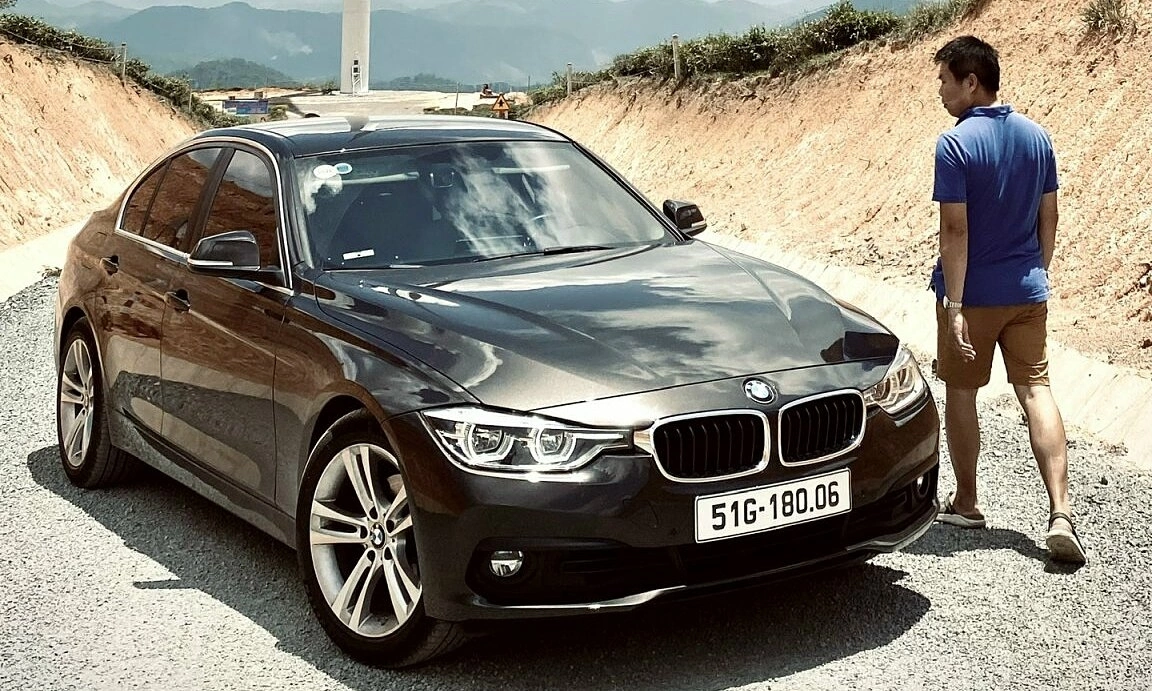 BMW 320i F30: Đánh giá chi tiết từ A-Z về dòng xe hạng sang đáng mua nhất 4 bmw 320i f30 - Hình 2