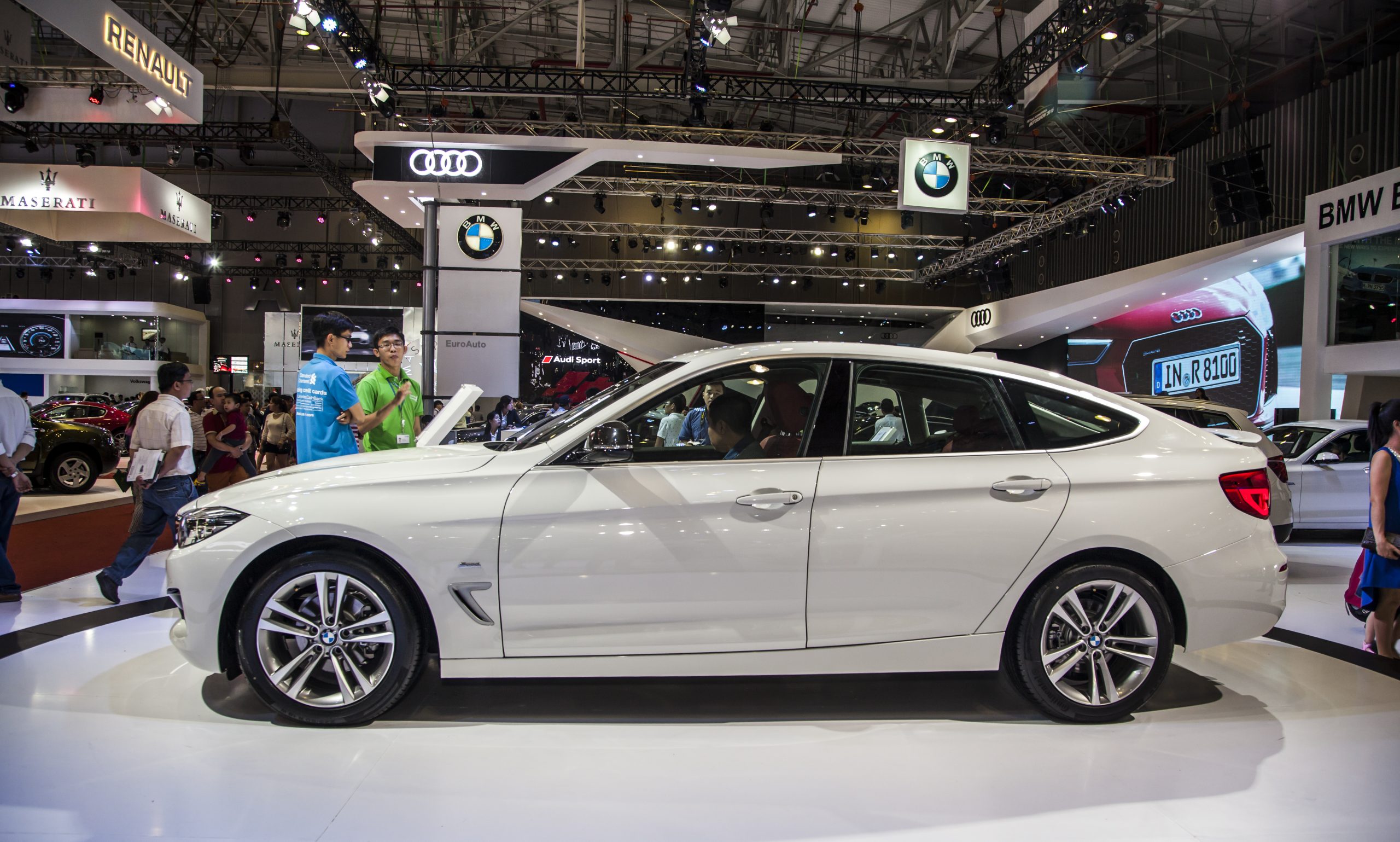 BMW 320i GT Sport: Đẳng Cấp Xe Hạng Sang Dẫn Đầu Phân Khúc Gran Turismo 3 bmw 320i gt sport - Hình 2