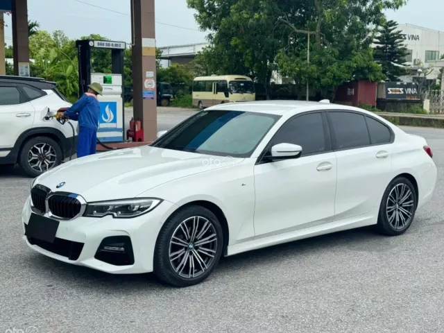 BMW 320i Lướt: Kinh Nghiệm Mua Xe Cũ Đáng Giá Nhất 2024 1 bmw 320i lướt - Hình 5
