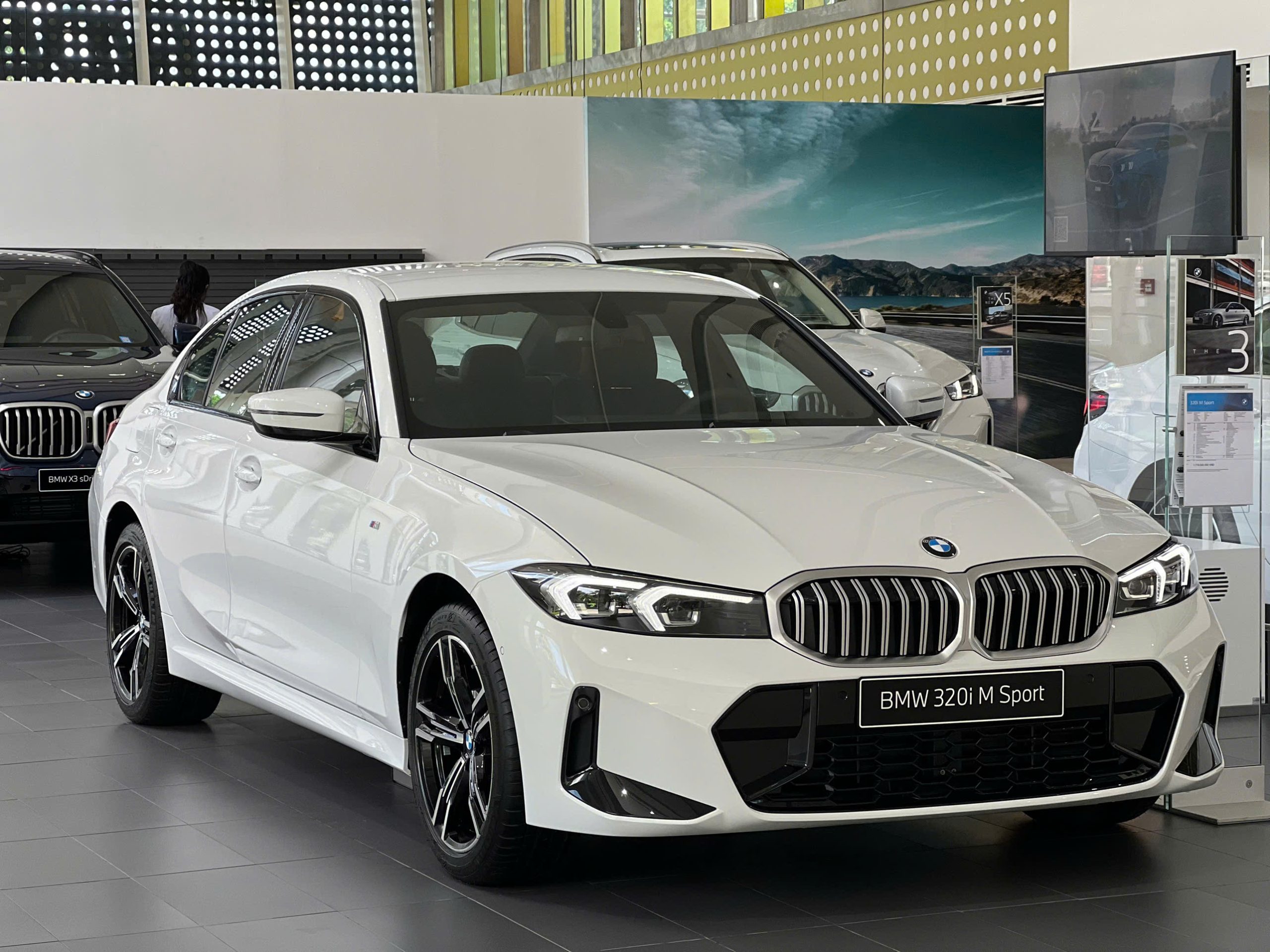 bmw 320i sedan - Hình 4