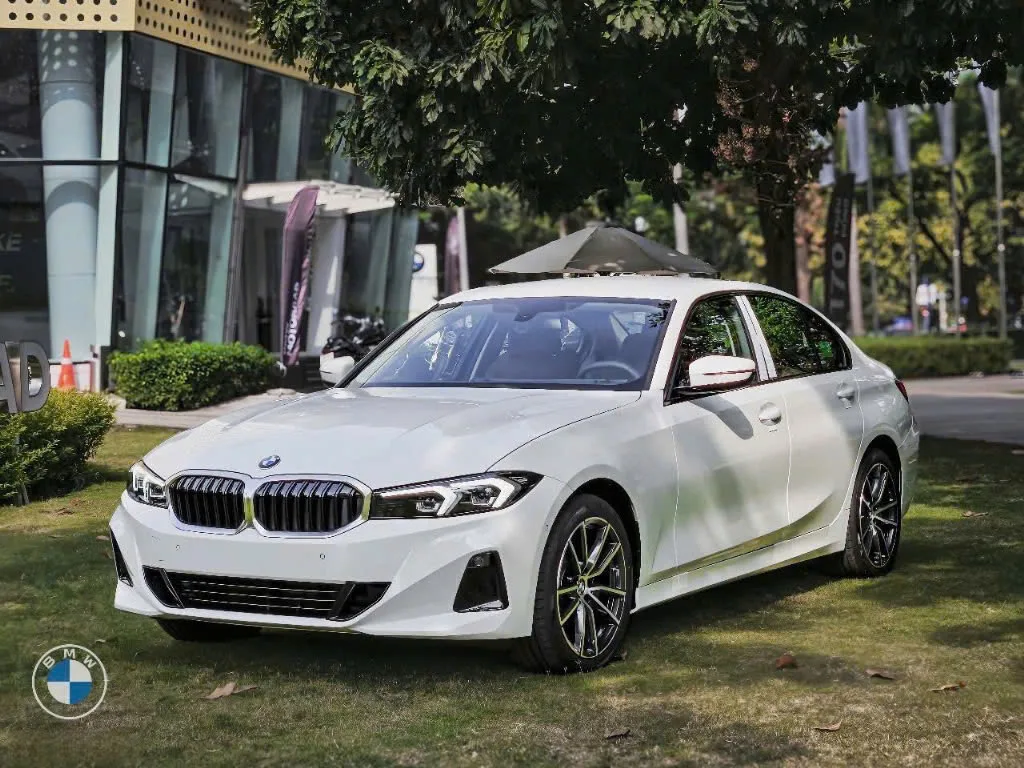 bmw 320i sedan - Hình 5