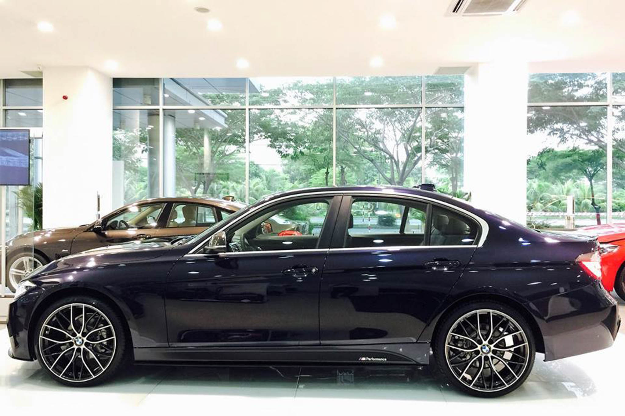 BMW 320i Thaco: Lựa Chọn Xe Sang Hạng Trung Tối Ưu Tại Việt Nam 3 bmw 320i thaco - Hình 3