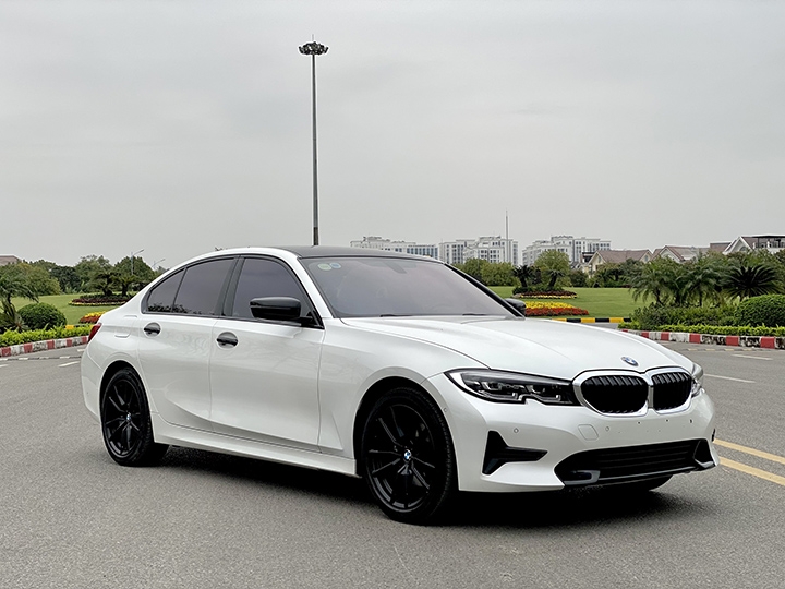 bmw 320i trắng - Hình 4
