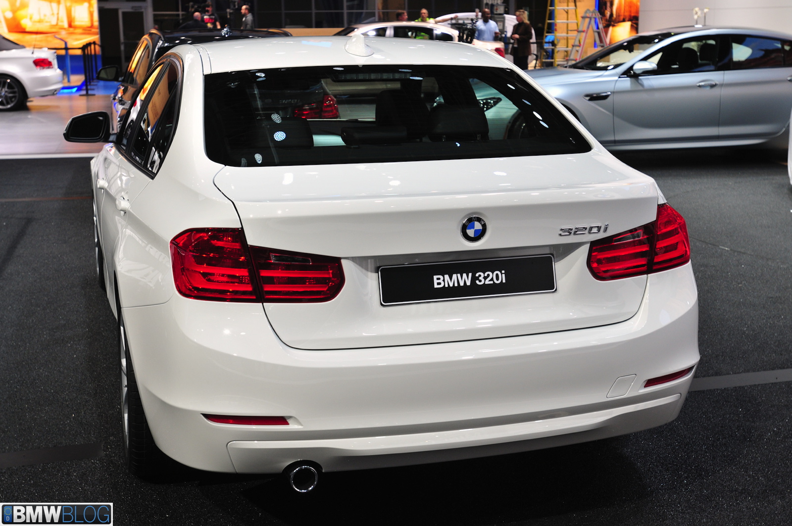 bmw 320i usa - Hình 2