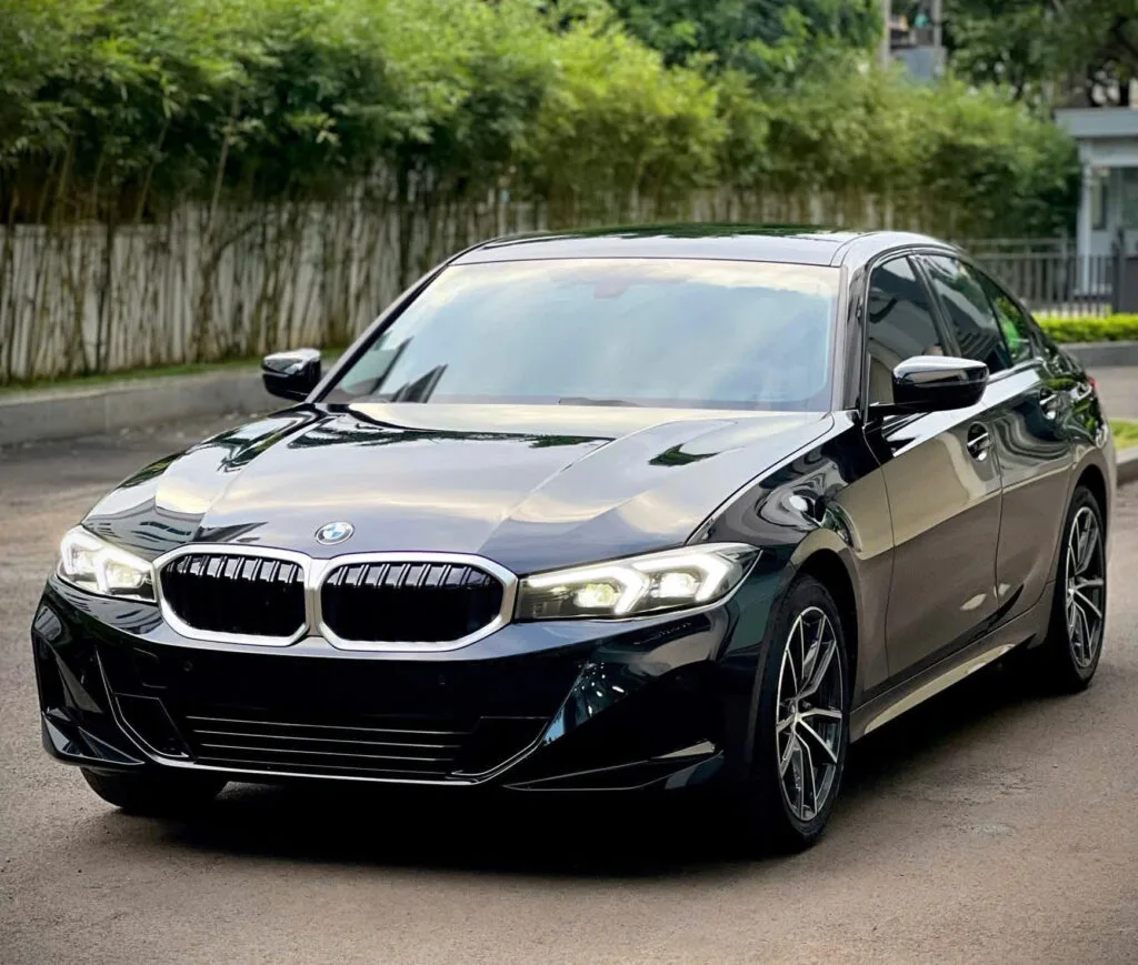 BMW 320i Vietnam: Giá Lăn Bánh, Thông Số Kỹ Thuật và Đánh Giá Chi Tiết 2024 1 bmw 320i vietnam - Hình 5
