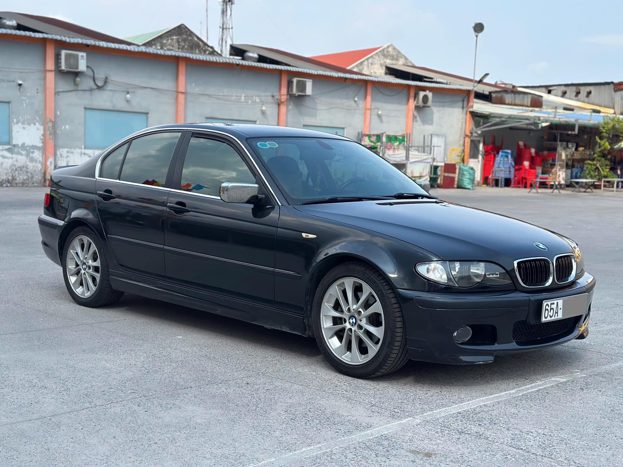 BMW 325: Đẳng Cấp Sedan Hạng Sang Dẫn Đầu Phân Khúc 4 bmw 325 - Hình 2