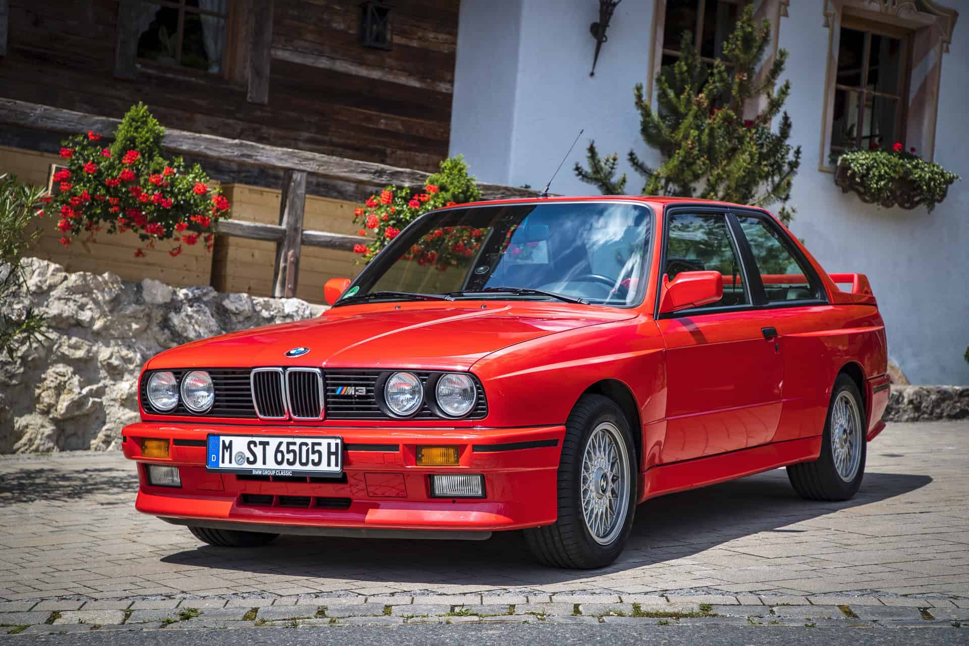 BMW 325i: Động Cơ 6 Máy Thẳng Hàng Huyền Thoại Và Những Điều Cần Biết 4 bmw 325i - Hình 2