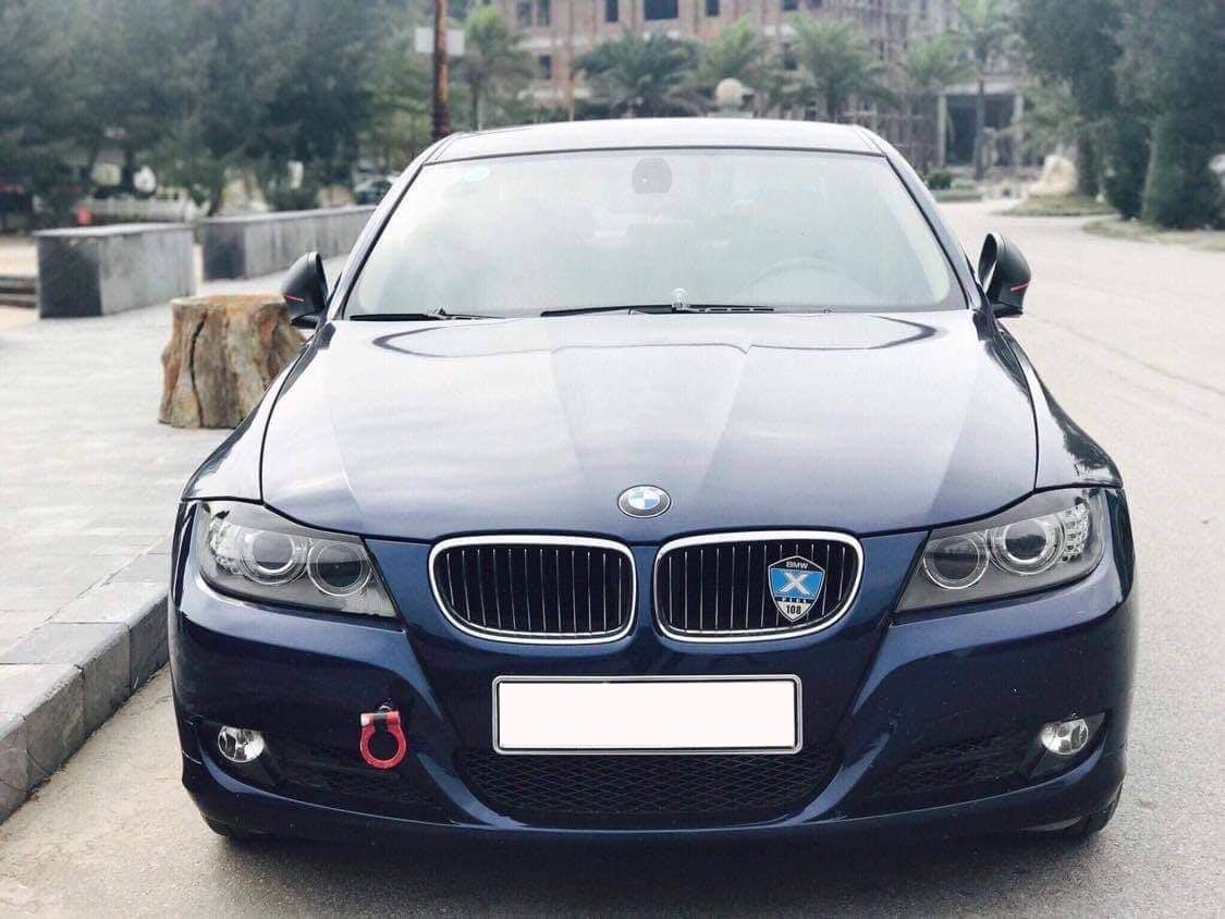 BMW 325i Giá Bao Nhiêu? Phân Tích Chi Tiết Từ A-Z Cho Người Mua Xe 4 bmw 325i giá - Hình 2
