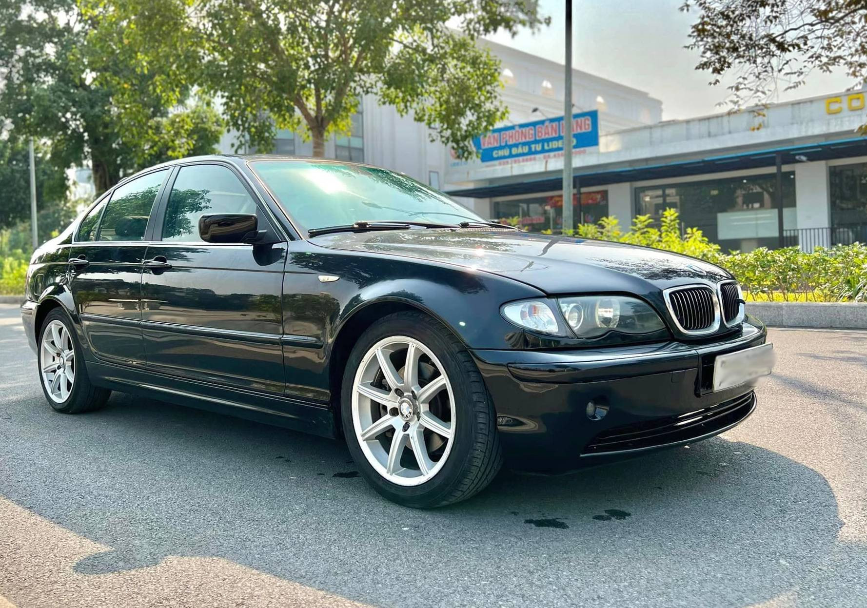 BMW 325i Giá Bao Nhiêu? Phân Tích Chi Tiết Từ A-Z Cho Người Mua Xe 3 bmw 325i giá - Hình 3