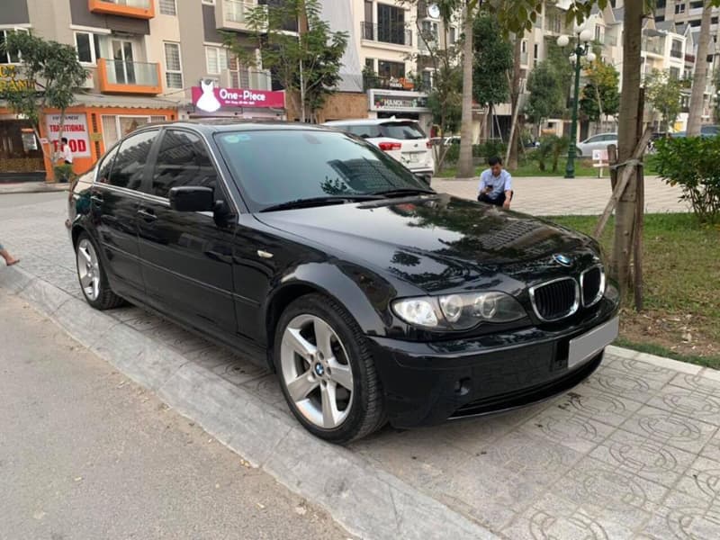 BMW 325i Giá Bao Nhiêu? Phân Tích Chi Tiết Từ A-Z Cho Người Mua Xe 1 bmw 325i giá - Hình 5