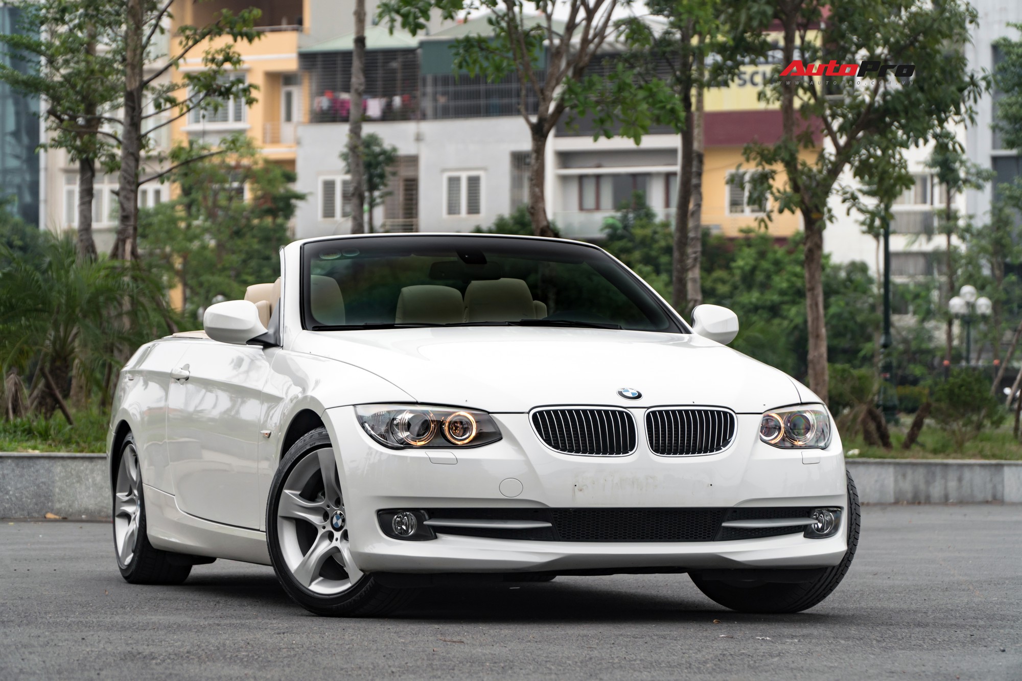 BMW 325i Mui Trần – Biểu Tượng Của Sự Lãng Mạn Và Hiệu Suất Vượt Thời Gian 5 bmw 325i mui trần - Hình 1