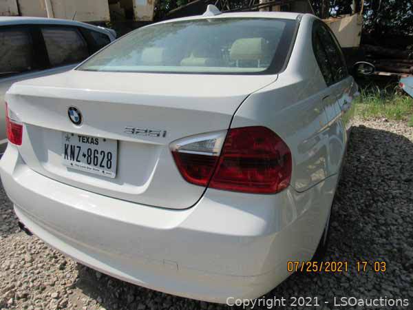 BMW 326i: Huyền Thoại Sedan Hạng Sang Định Hình Phong Cách Xe Đức 5 bmw 326i - Hình 1
