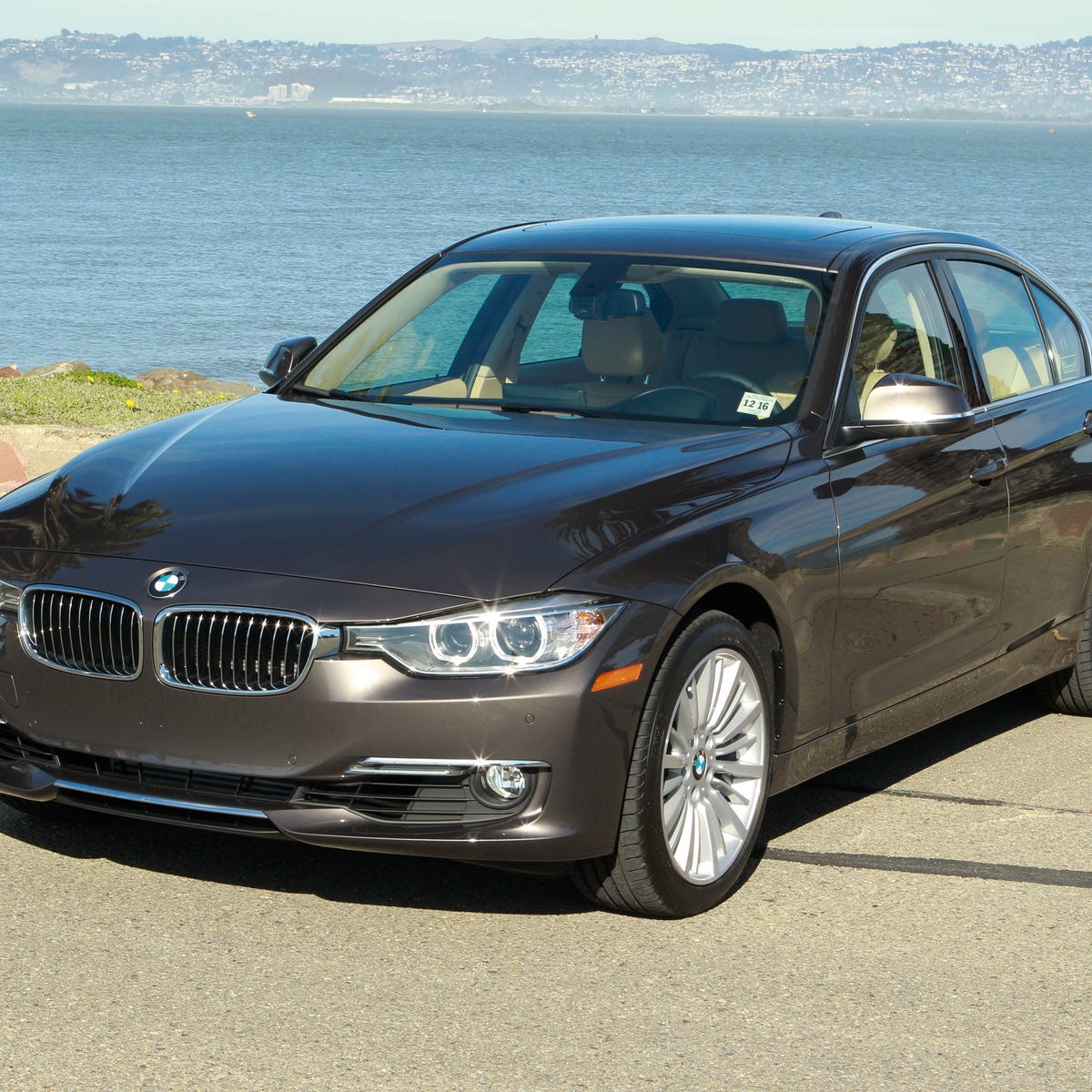 BMW 328i: Đánh giá toàn diện từ động cơ, vận hành đến chi phí sở hữu 1 bmw 328i - Hình 5
