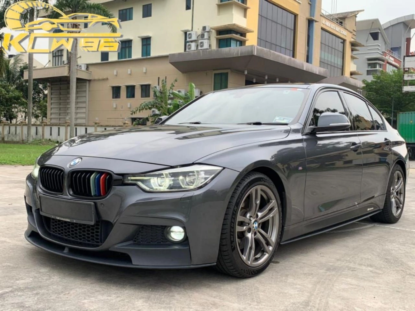 BMW 330i F30: Đánh giá chi tiết động cơ, vận hành và kinh nghiệm mua xe 1 bmw 330i f30 - Hình 5