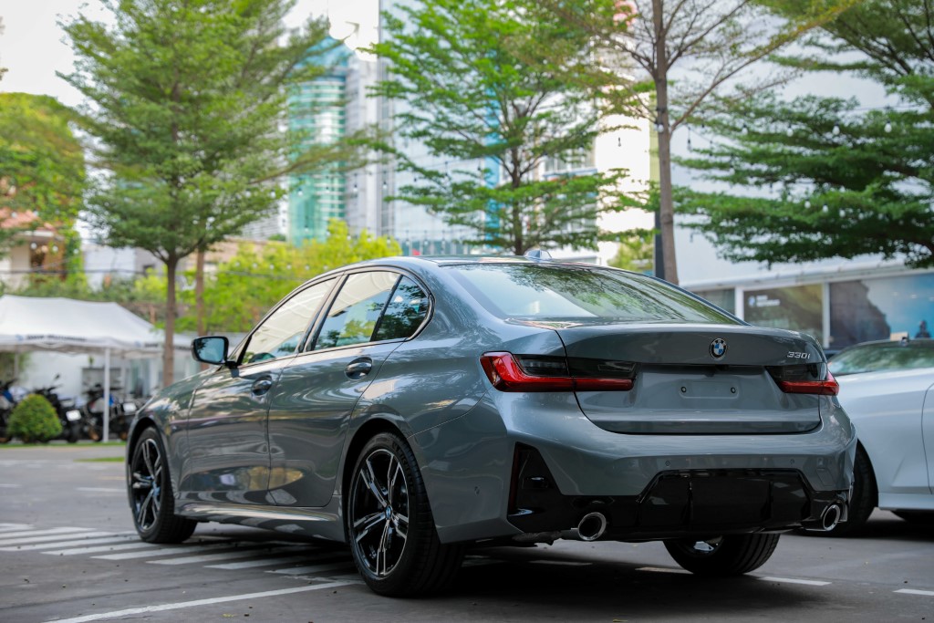 BMW 330i M Sport: Đẳng Cấp Xe Sang Thể Thao Đáng Mua Nhất 2024 2 bmw 330i m sport - Hình 4
