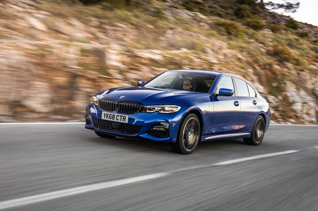 BMW 330i Performance: Đánh Giá Toàn Diện Về Sức Mạnh, Khả Năng Vận Hành Và Nâng Cấp 2 bmw 330i performance - Hình 4