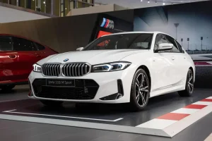 bmw 330i sedan