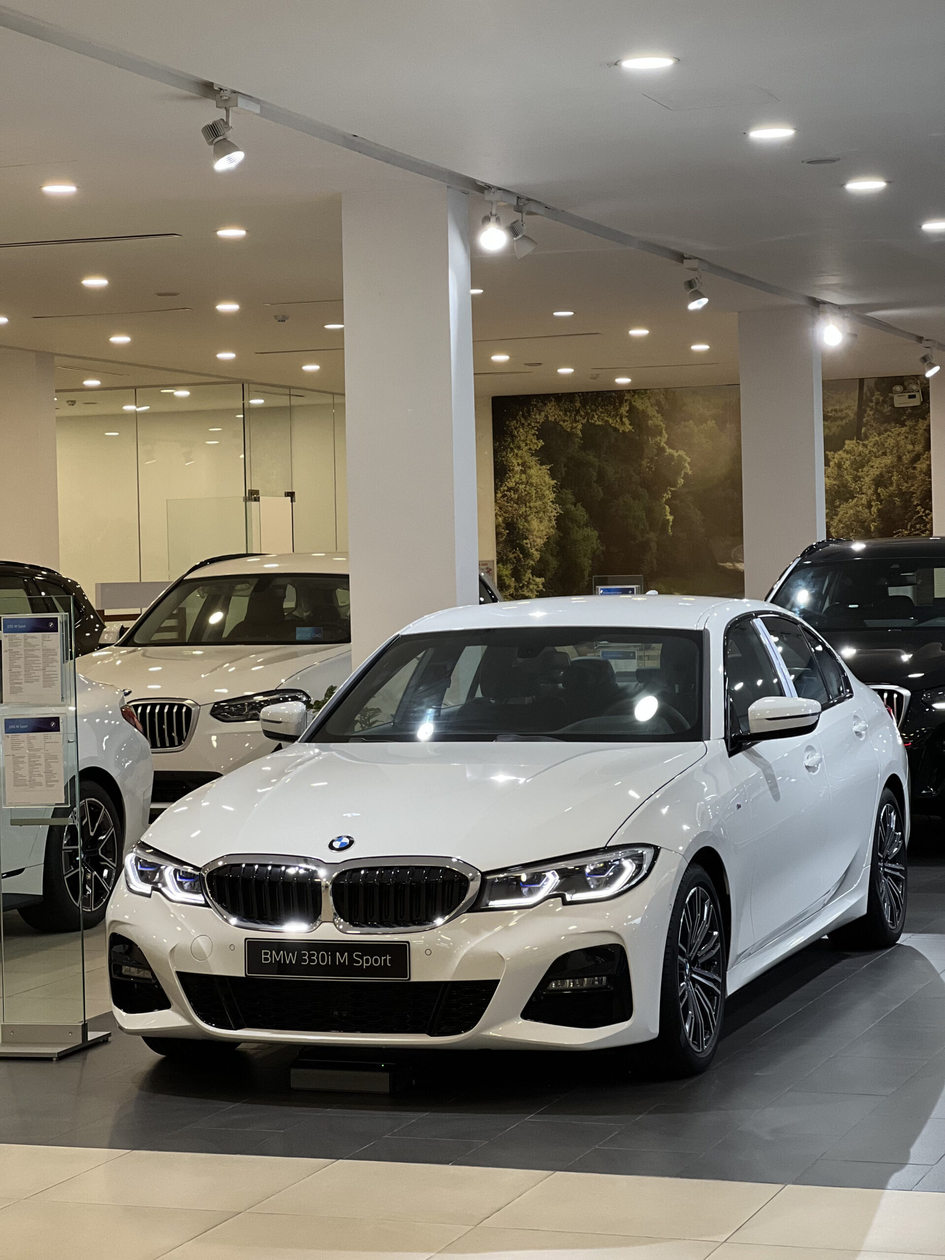 BMW 330i Sedan: Đẳng Cấp Xe Hạng Sang Trung Cấp Vận Hành Mạnh Mẽ 1 bmw 330i sedan - Hình 5