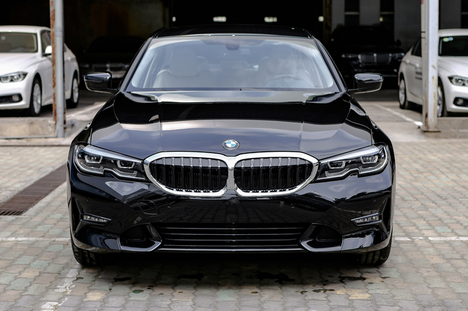 BMW 330i Sport Line: Đẳng Cấp Thể Thao Trong Từng Chi Tiết 4 bmw 330i sport line - Hình 2