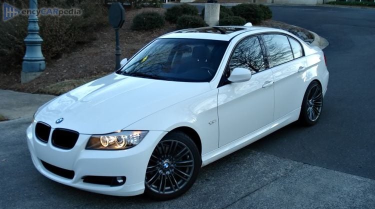 BMW 335xi: Đánh Giá Chi Tiết Về Mẫu Xe Dẫn Động Bốn Bánh Hiệu Suất Cao 2 bmw 335xi - Hình 4
