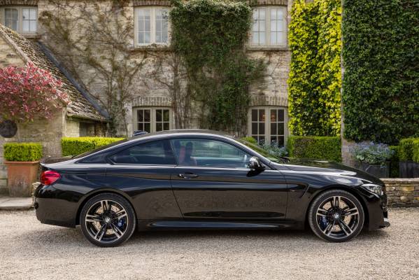 BMW 4 Series Black: Bí Mật Về Phiên Bản Màu Đen Huyền Thoại 1 bmw 4 series black - Hình 4