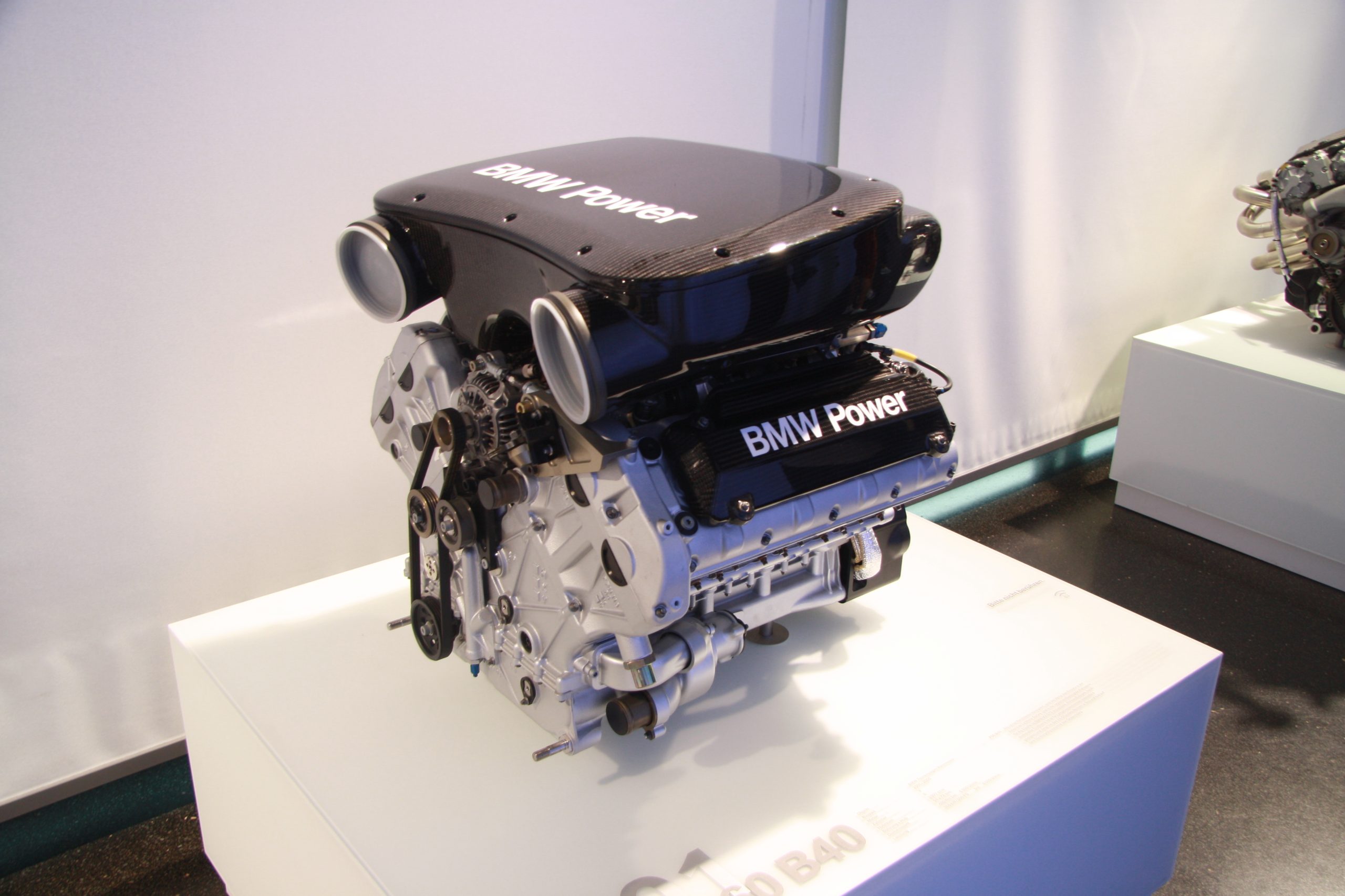 bmw 4.0 v8 - Hình 5