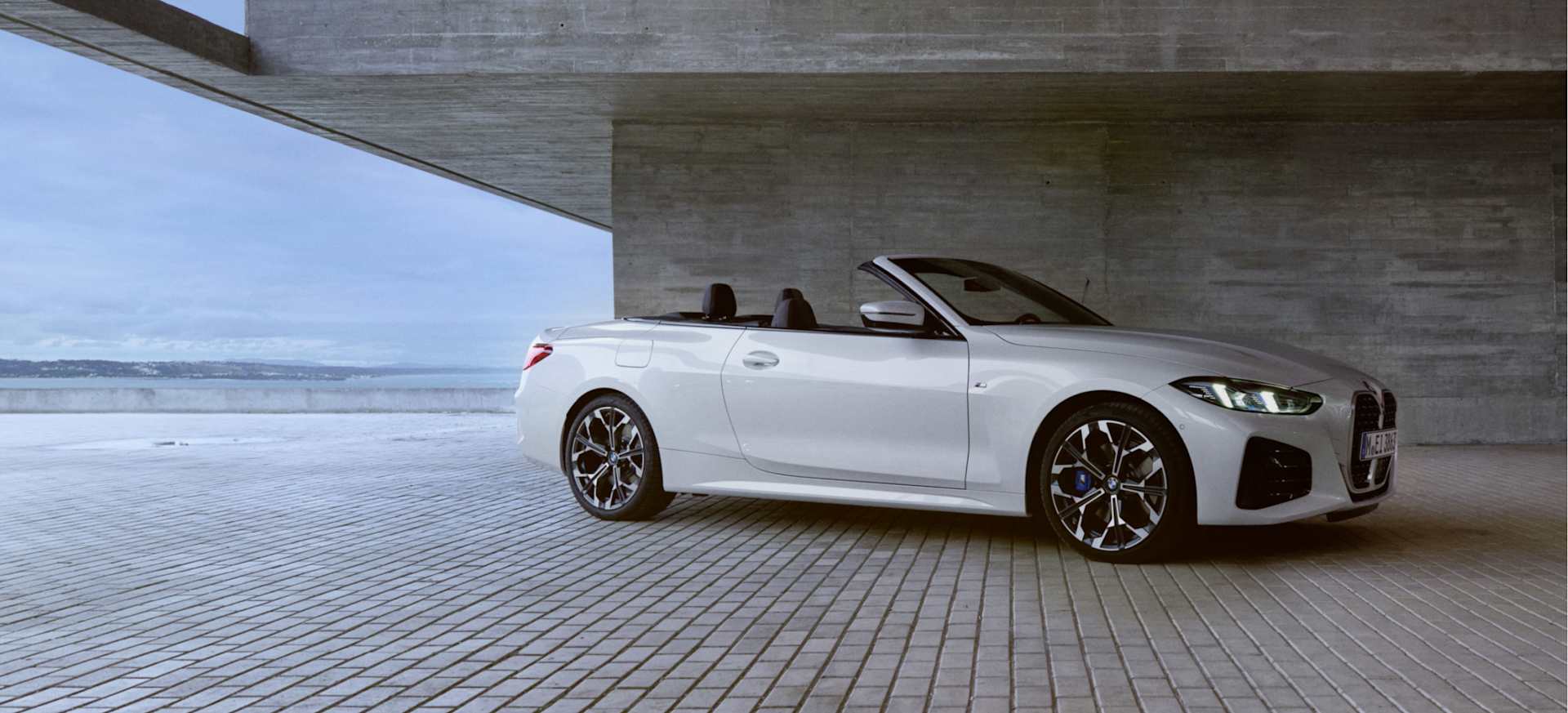 BMW 420i Convertible: Đẳng Cấp Mui Trần Hạng Sang Giữa Lòng Thành Phố 4 bmw 420i convertible - Hình 2