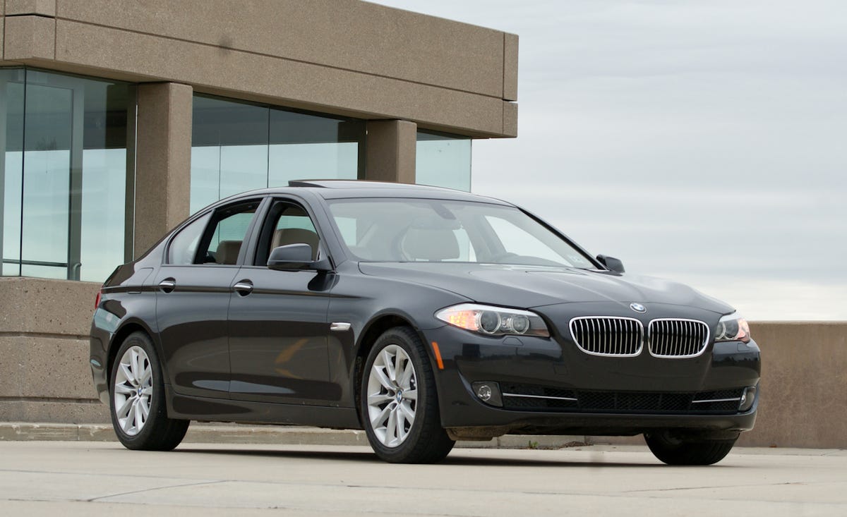 BMW 528i: Đẳng Cấp Sedan Hạng Sang – Động Cơ 4 Xi Lanh Mạnh Mẽ Và Tiết Kiệm 4 bmw 528i - Hình 2