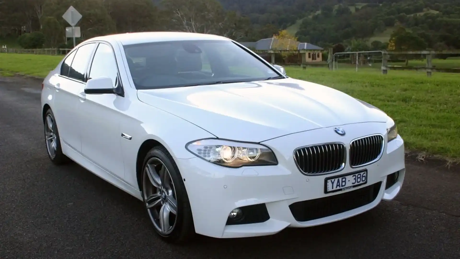 BMW 535d: Động Cơ Diesel Mạnh Mẽ Và Công Nghệ Đỉnh Cao Từ BMW 3 bmw 535d - Hình 3