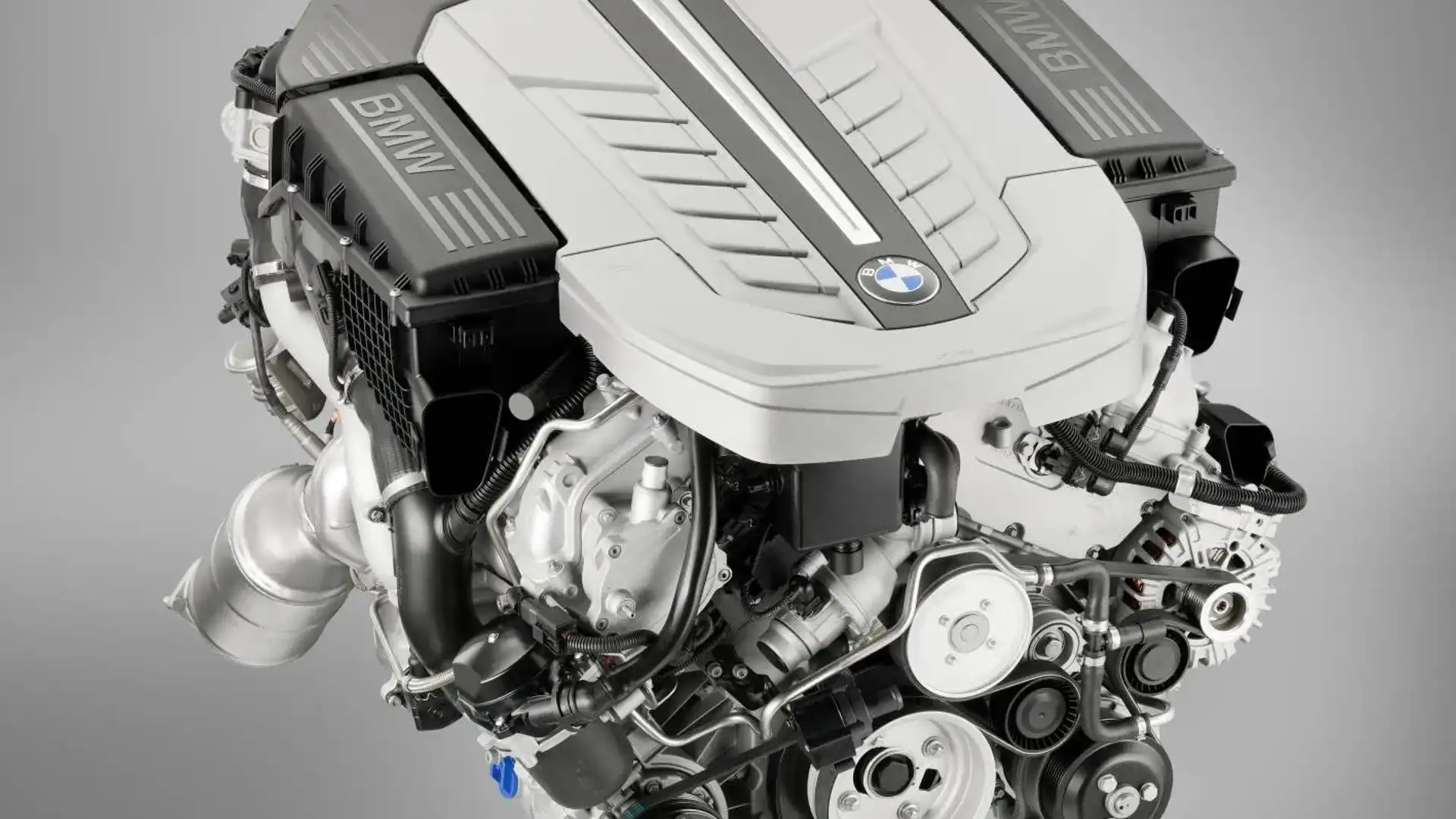 BMW 7 Series Engine: Toàn Tập Về Cỗ Máy Quyền Lực Của Dòng Xe Sang 3 bmw 7 series engine - Hình 3