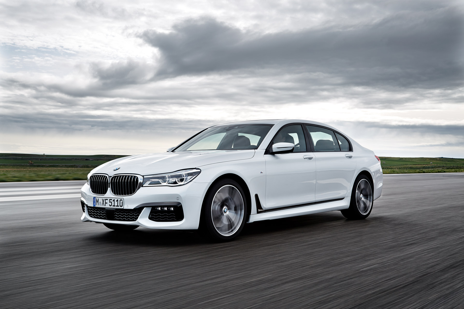 BMW 730Li 2016 Specs: Đánh giá chi tiết thông số kỹ thuật và trải nghiệm thực tế 5 bmw 730li 2016 specs - Hình 1