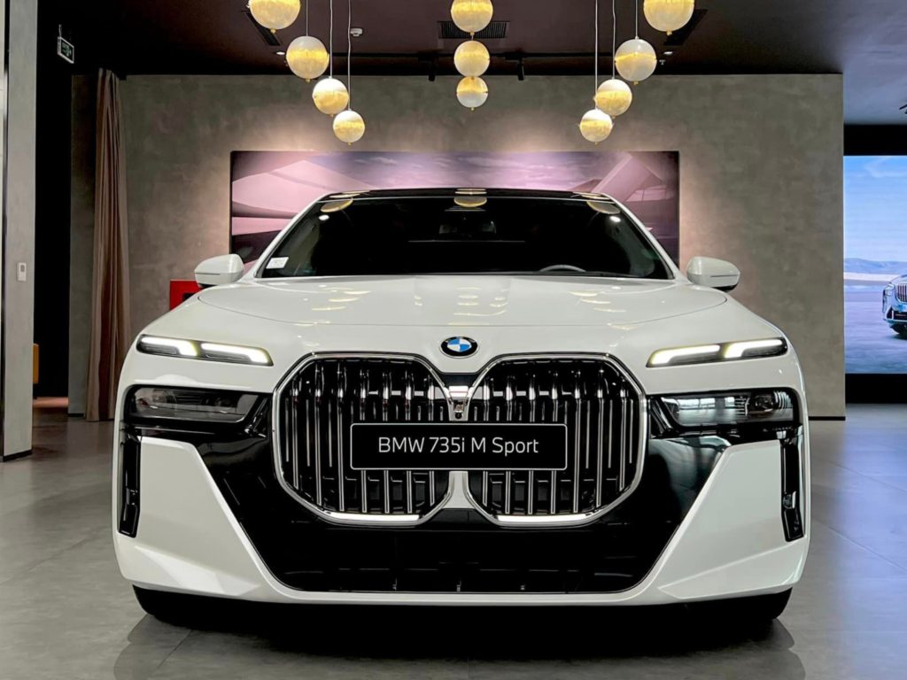 BMW 735i: Huyền Thoại Sedan Hạng Sang Đầy Quyền Lực Từ Thập Niên 80 2 bmw 735i - Hình 4