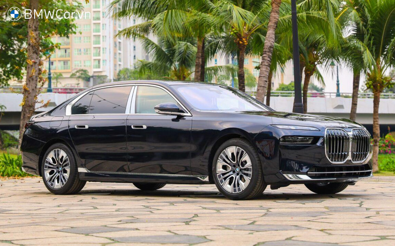BMW 740i: Đỉnh Cao Xe Hơi Hạng Sang – Động Cơ Mạnh Mẽ, Công Nghệ Vượt Trội 4 bmw 740i - Hình 2