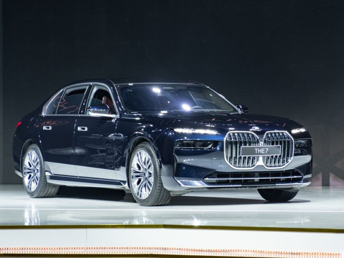 BMW 740i: Đỉnh Cao Xe Hơi Hạng Sang – Động Cơ Mạnh Mẽ, Công Nghệ Vượt Trội 3 bmw 740i - Hình 3