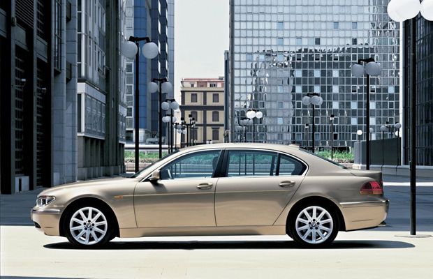 BMW 745Li: Đỉnh Cao Xe Hơi Hạng Sang - Đánh Giá Chi Tiết Từ A Đến Z 1 bmw 745li - Hình 5