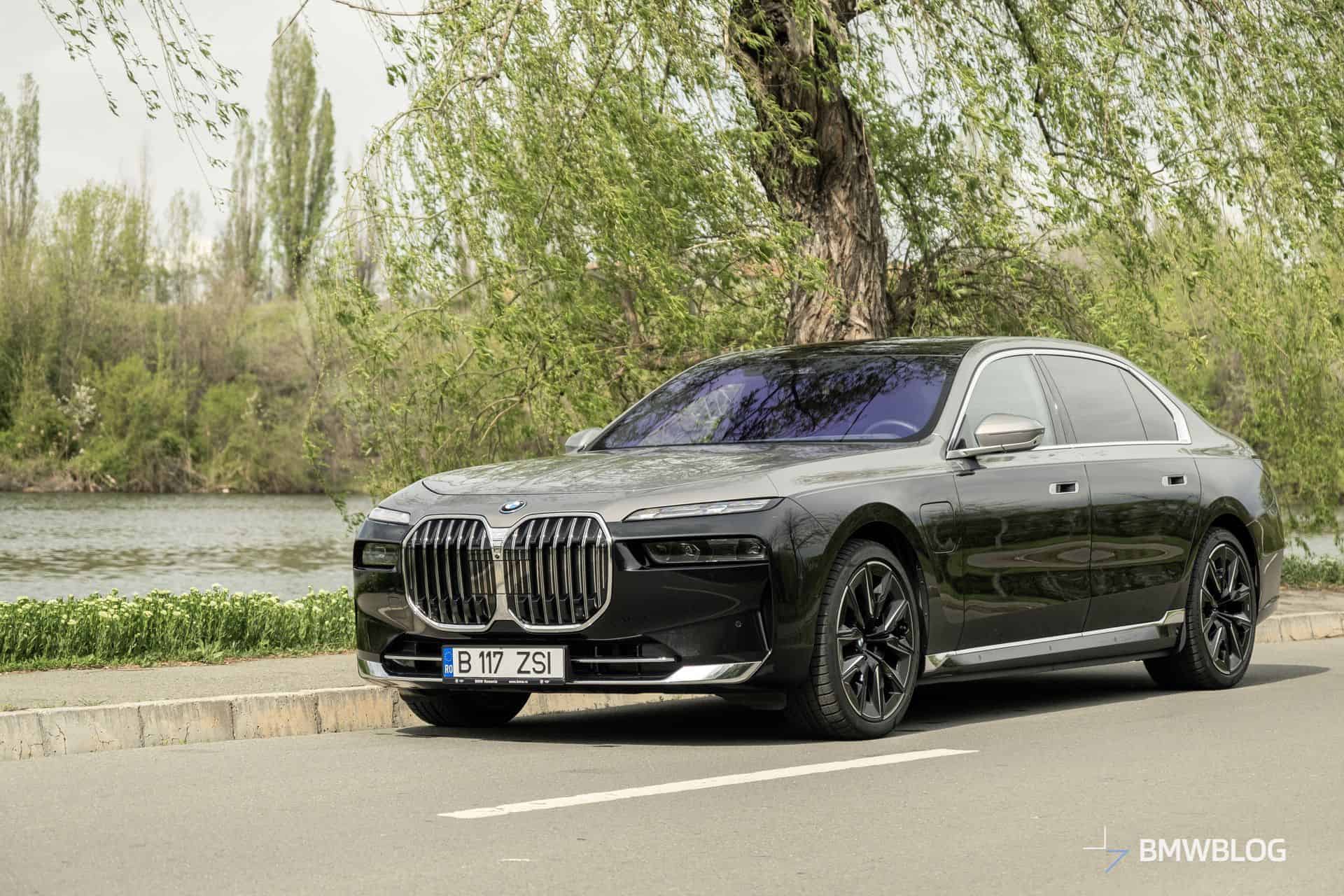 BMW 750: Đỉnh Cao Sang Trọng và Công Nghệ Trong Phân Khúc Sedan Hạng Sang 3 bmw 750 - Hình 2
