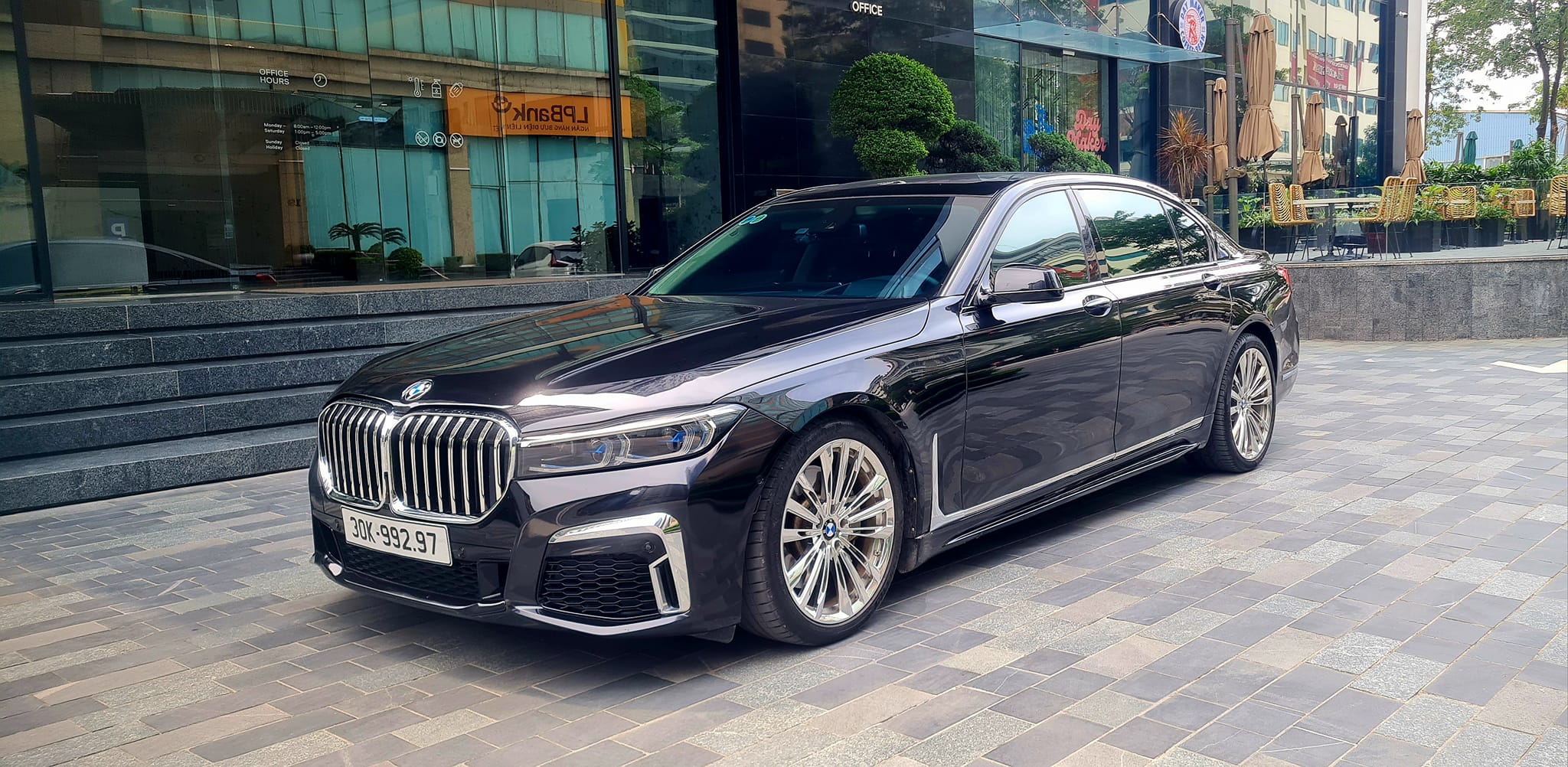 bmw 750i - Hình 3